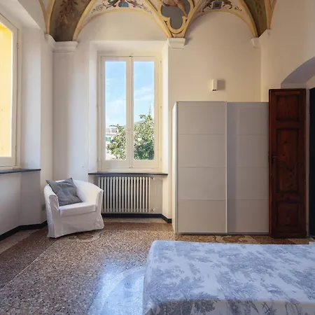 Апартаменты Magnolia Apartment, Historic And Elegant, Seaview, 2 Aircondo Bdr, 2bth, Pedestrian Area, Free Garage 200 Mt Far! Леричи