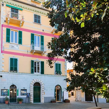 Magnolia Apartment, Historic And Elegant, Seaview, 2 Aircondo Bdr, 2bth, Pedestrian Area, Free Garage 200 Mt Far! *
