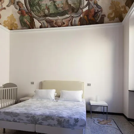 Magnolia Apartment, Historic And Elegant, Seaview, 2 Aircondo Bdr, 2bth, Pedestrian Area, Free Garage 200 Mt Far! *