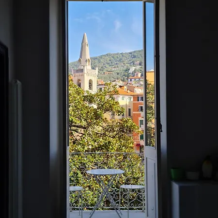 Magnolia Apartment, Historic And Elegant, Seaview, 2 Aircondo Bdr, 2bth, Pedestrian Area, Free Garage 200 Mt Far! Леричи