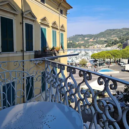 Magnolia Apartment, Historic And Elegant, Seaview, 2 Aircondo Bdr, 2bth, Pedestrian Area, Free Garage 200 Mt Far! Апартаменты