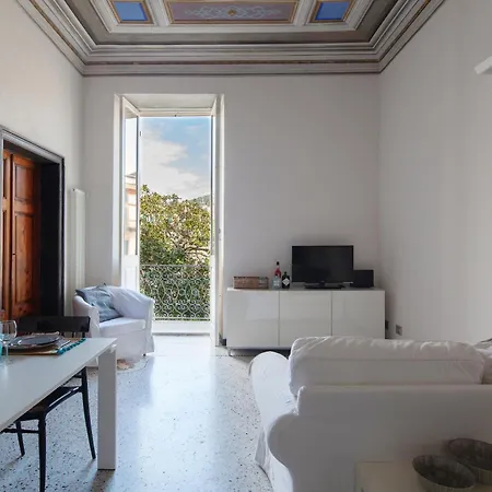 Magnolia Apartment, Historic And Elegant, Seaview, 2 Aircondo Bdr, 2bth, Pedestrian Area, Free Garage 200 Mt Far! Апартаменты *